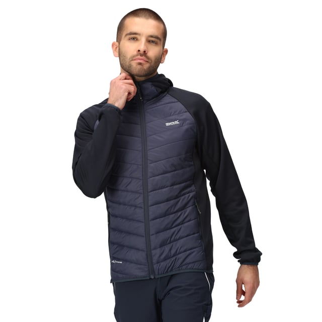 Materiaal: 90% polyester, 10% elastaan. Stof: Extol Stretch, Gebreid, Synthetisch Dons Touch, Warmloft. Ontwerp: Logo, Quilted. 235gsm. Stoftechnologie: Isolerend, Lichtgewicht, Waterafstotend. Samendrukbaar, Binnenritsbescherming. Halslijn: Kapitein. Mouwtype: Met lange mouwen. Manchet: Stretch Binding. Eigenschappen van de kap: Gegroeid op de kap. Zakken: 2 Zijzakken, Rits. Bevestiging: Volledige ritssluiting. Denier: 20D. Duurzaamheid: Gemaakt van gerecycled materiaal.