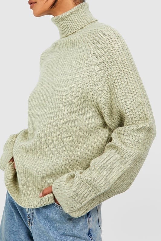 It's the season to feel snug and what better way than with this oversized jumper. Bigger than your usual size which elongates your silhouette, our women's oversized jumpers are cosy and comfortable for your autumn and winter wardrobe. Perfect for whatever plans you've got coming up, make a satin slip dress a little more casual with an oversized rib knit thrown on and banish those winter blues by stepping into a cable knit baggy jumper over leggings and ribbed socks. Warm and cosy is the vibe this season.Style: Oversized JumperNeckline: Roll NeckSleeve Length: Long Sleeve