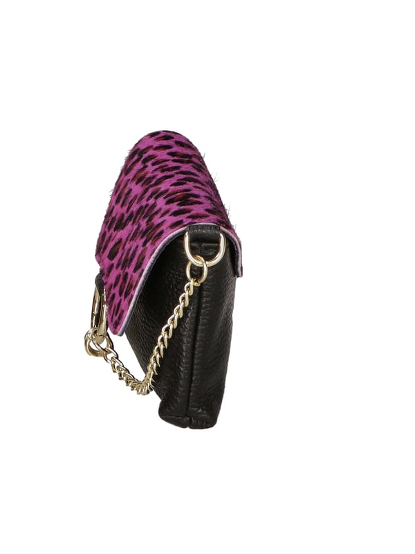 Bolso clutch de mujer de un compartimento, bandolera ajustable y extraíble. Producto italiano hecho a mano en genuina piel Dollaro + Horse. Hecho en Italia