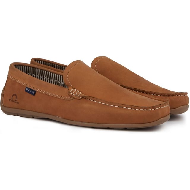Mens tan Chatham Marine hatch shoes, manufactured with nubuck and a rubber sole. Featuring: chatham branding, fully lined, driving moc sole and stitched upper.