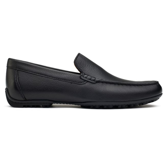 Step Into The Epitome Of Sleek Sophistication With The Geox Kosmopolis Driving Shoes. These Black Loafers Feature A Luxurious Leather Upper And A Durable Rubber Sole Tailored For Superior Grip. The Hybrid Leather And Textile Lining And Branded Leather Footbed Carry You In Comfort. Lightweight And Effortless, These Loafers Are A Seamless Blend Of Style And Practicality, Perfect For Navigating The Urban Landscape.