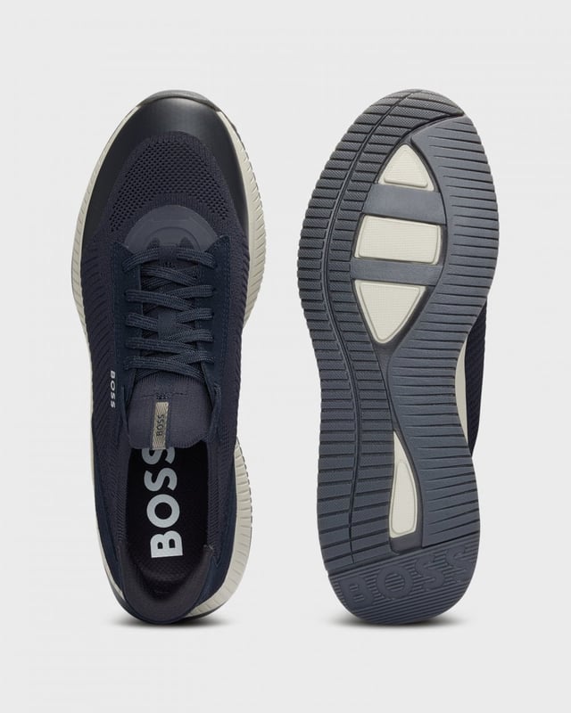 Expertly crafted with a ridged outsole for a sportive profile, these trainers are designed in a combination of materials including smooth leather. Signature detailing appears throughout for a distinctive touch.

Laces
Partially lined
Packaging: Box

85% Polyester (recycled) , 15% Polyester, 100% Polyester, 85% Polyester, 15% Polyurethane, Sole: 70% Ethylene vinyl acetate, 30% Rubber, Facing: 100% Thermoplastic polyurethane, 100% Cow skin, Upper material: 85% Polyester (recycled), 15% Polyester, Innersole: 100% Polyester
 
50523113
 