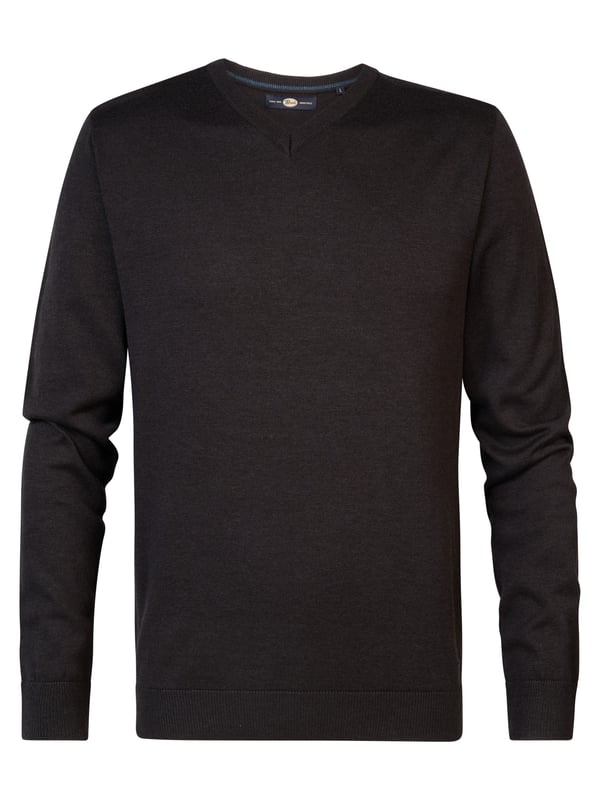 Fijngebreide trui met V-hals en ribgebreide afwerking. De trui is gemaakt van 50% katoen en 50% acryl. Verkrijgbaar in de maten 3XL tot 6XL. Fijngebreide truiPlus SizeV-hals3XL tot 6XL50% katoen, 50% acrylHet model is 196 cm lang en draagt maat 3XL