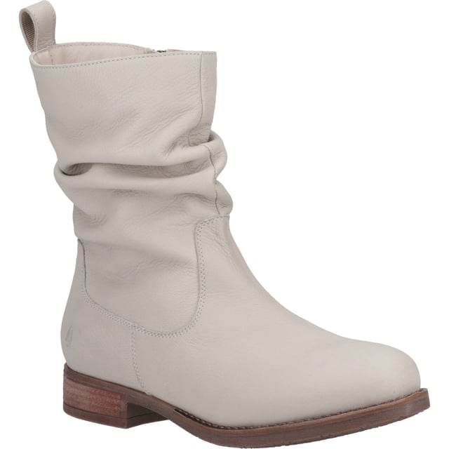 With it's ruched detailing and quality leather upper this boot is an amazing choice for the colder months, with it's warm fleece lining  and durable sole you'll stay comfortable and look great every day
