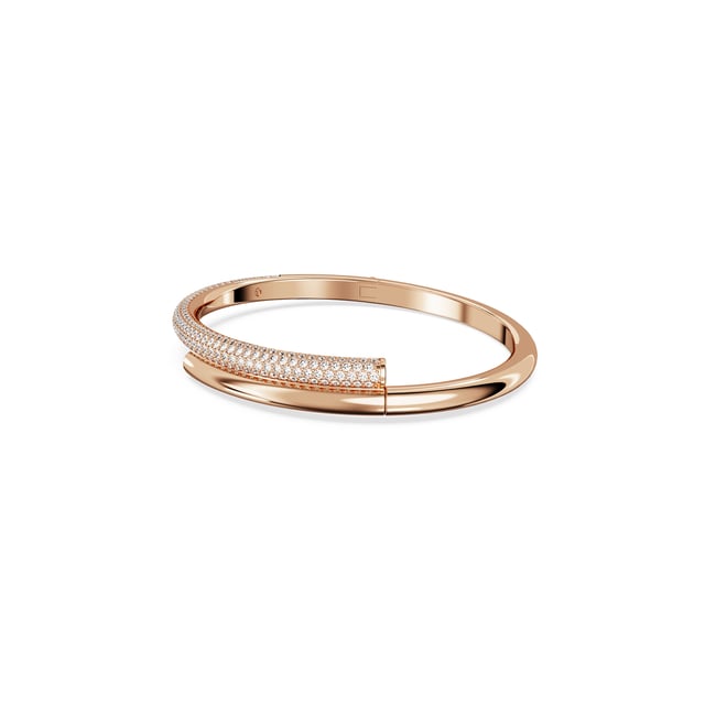 This dazzling Bracelet for Women from Swarovski is the perfect gift to spoil yourself or a loved one. The Bracelet is made out of Gold Plated Metal, colored Rose at Length: 17.4 cm weighing in at  grams with a Width of 6.3 cm at its widest point. The Swarovski 'Dextera' Women's Gold Plated Metal Bracelet - Rose 5692267 is delivered in a stunning gift box and carries a two year warranty.