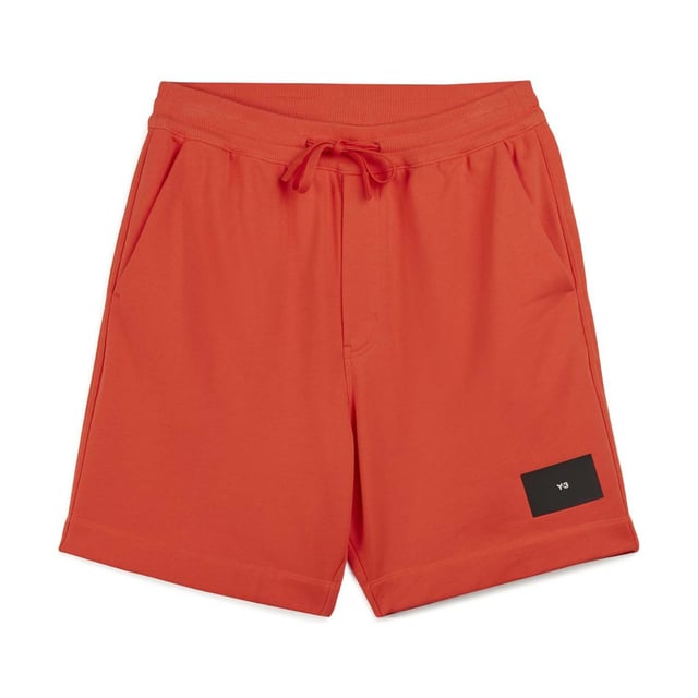 inchDe minimalistische bouw van de Y-3 Organic Cotton Shorts creëert een functionele basis voor dagelijks gebruik. Deze shorts zijn gemaakt van natuurlijke en hernieuwbare materialen als onderdeel van onze reis om eindige bronnen uit te bannen en plastic afval te helpen beëindigen. inch- Trekkoord op elastische taille.- Zijzakken.- Losse pasvorm.- 100% organisch katoen French terry.- Ref.: IB4794