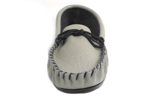 These English Moccasins Slippers are made in Northamptonshire and available in  Black or tan leather and Tan Suede.  These comfortable yet hardwearing soft leather slippers are ideal for lazing around the house in a traditional moccasin style. Stitch work to the upper finishes off the classic look.