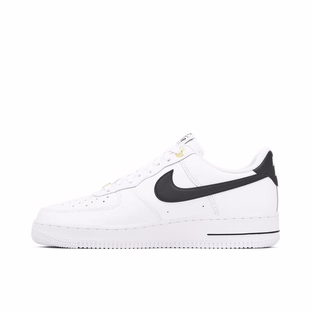 Originally designed as a highly functional basketball shoe, the Nike Air Force 1 40th Anniversary White Black arrives to celebrate the silhouette’s 40th anniversary. Crafted from premium leather, the upper hosts Swoosh branding, gold-tone dubraes and a debossed “40” logo on the ankle. Underfoot cushioning delivers all-day comfort, balanced by breathable perforations on the toe box. Buy and sell the Nike Air Force 1 40th Anniversary White Black with Laced.