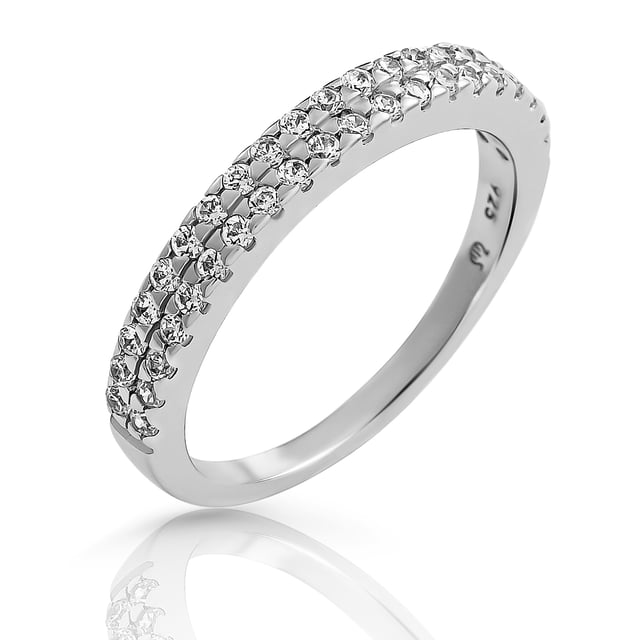This elaborate Ring for Women from Orphelia  is the perfect gift to spoil yourself or a loved one. The Ring is made out of 925 Sterling Silver, colored Silver at Size: 54 weighing in at 1.3 grams with a Width of 0.3 cm at its widest point. The Orphelia 'Glam' Women's 925 Sterling Silver Ring - Silver ZR-7536 is delivered in a stunning gift box and carries a two year warranty.