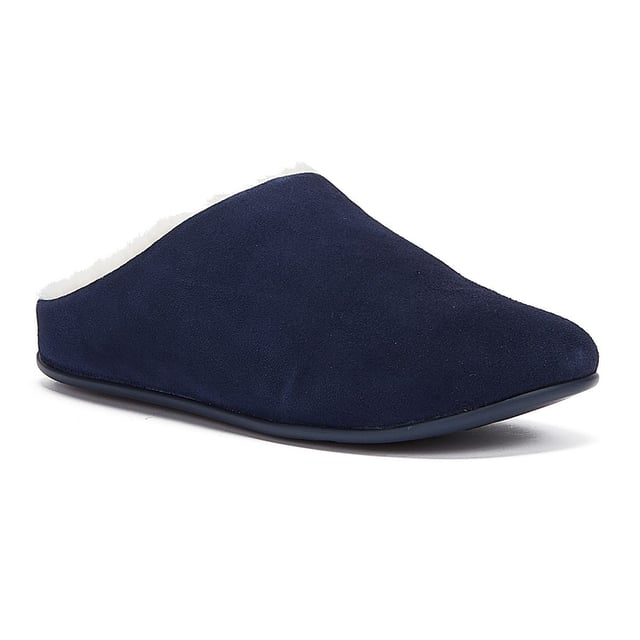 FitFlop Chrissie Shearling Womens Slippers Made for lounging in style the suede version of the Chrissie offers a cosy ultra-soft shearling lining whilst ergonomic iQushion technology provides an ultra comfortable experience. This trademark technology includes feather-light flexible air-foam midsoles with a softly-padded contoured footbed.