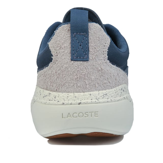 Vuélvete atrevido esta temporada con las zapatillas Wildcard para mujer de Lacoste. Estos cordones multicolores cuentan con una suela de goma gruesa y están rematados con el famoso cocodrilo.