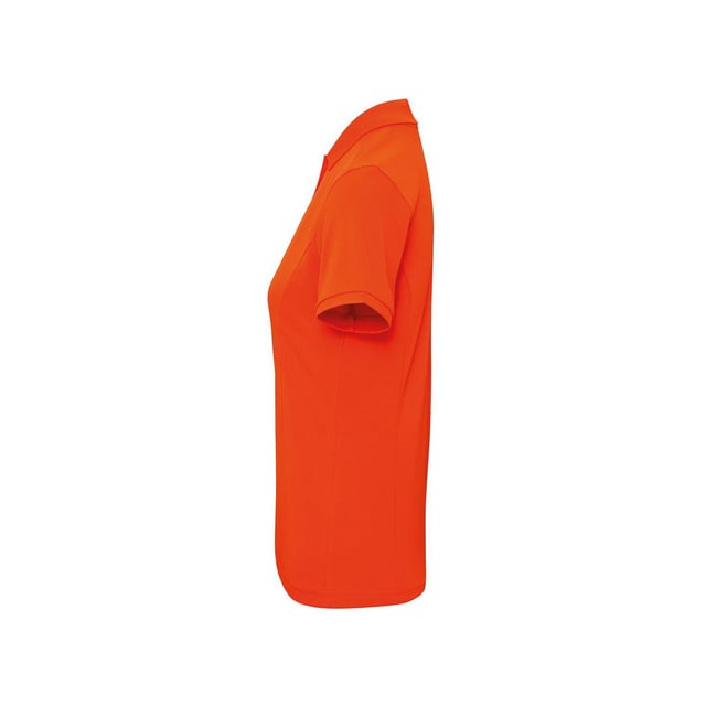 100% Polyester. Stof: Dubbele Piqué, Gebreid, Garen. Ontwerp: Eenvoudig. Halsuitsnijding: Gebreid, Geribd, Omgeslagen Kraag. Manchet: Gebreid, Geribd. Mouwtype: Korte mouwen. Hem: Tweelingnaaldsteek. Stoftechnologie: Coolchecker, CoolPlus, kreukherstellend, vochtafvoerend, sneldrogend, krimpvrij, ritsbestendig. Klep met 3 knopen, antibacterieel, zelfkleurende knopen, zijpanelen. Pasvorm: Plus. 185gsm. Duurzaamheid: Amfori, BSCI, REACH, Sedex, WRAP Gecertificeerd. Easy-Care.