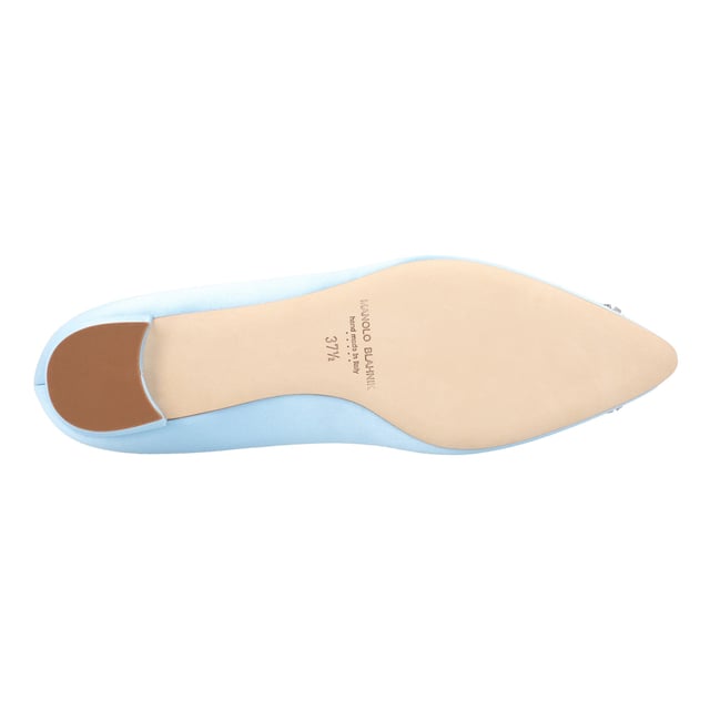 HANGISI FLAT Satin Jeweled Buckle Shoes Ballerina Blue
Light blue satin almond toe ballerina flats featuring a square jewel buckle with yellow crystals.
Upper: 72% viscose, 28% silk.
Sole: 100% calf leather.
Lining: 100% kid leather.
Made in Italy.Measurments: