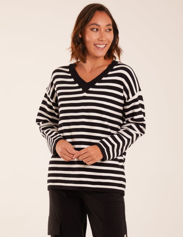 Elevate your knitwear this season with out Sailor Strip Jumper. Get cosy and keep heads turning in this versatile style. Pair with denim jeans and trainers for a transitional style.