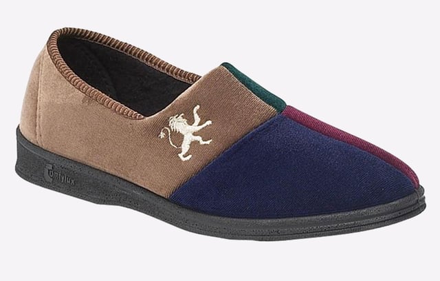 Delivered with style and charm, these Harlequin men's slippers from Comfylux deliver comfortable wear with a sophisticated finish.- Velour upper
- Slip On design
- Padded sockliner
- Vulcanised Rubber Sole