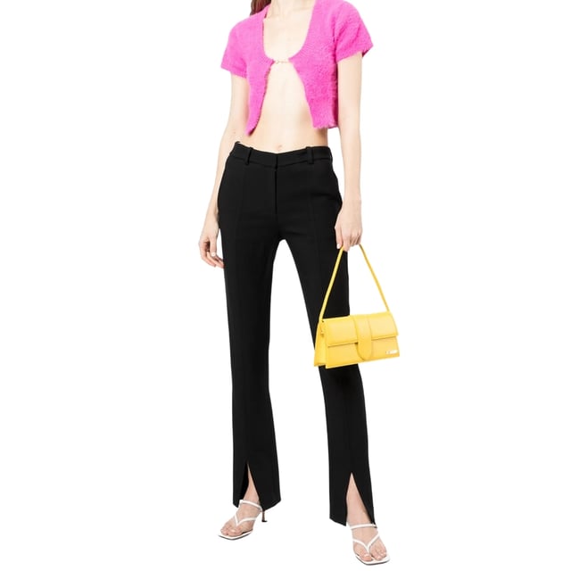 Este bolso de Jacquemus es el accesorio perfecto para aquellos que quieren agregar un toque clasico a su look diario, Bolso Jacquemus Amarillo, Cierre de Broche, Hecho en Italia, 100% Cuero, Bolso Amarillo Liso, Bolso The Bambino, Bolso Pequeo