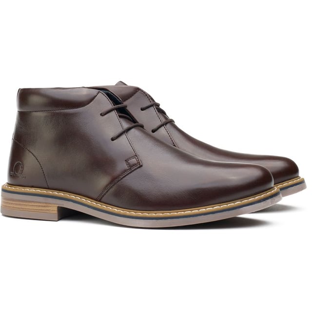 Mens brown Chatham Marine buckland boots, manufactured with leather and a rubber sole. Featuring: padded collar, embossed chatham branding and padded insole.