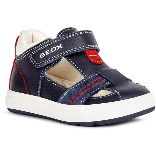 There is a perfect shoe for every child. We have them all.Thanks to Geox's high level of specialisation, GEOX knows how to ensure the correct development and wellbeing for young feet during every phase of growth.
- Exclusive patent- 360 Degree breathability
- Resistant outsole