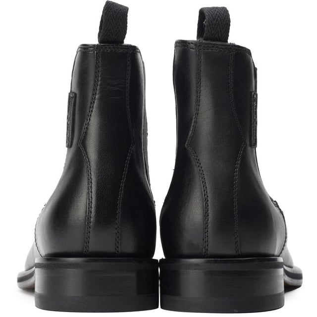 Herren schwarze Oliver Sweeney Baltimore Stiefel, hergestellt aus Leder und mit einer Ledersohle. Merkmale: blake-genähte Ledersohle, Seitenstretchen, Oliver Sweeney Branding und Lederfutter.