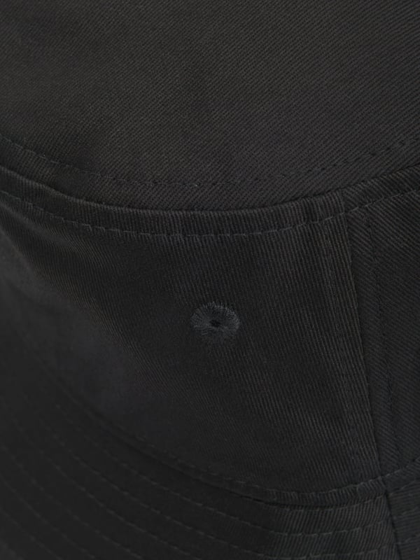 Discover the elegance of the Girls Logo Bucket Hat in Multicoloured Black by Palm Angels. This piece is the perfect addition to your little one's Holiday ensemble. The key features include: ‚ Stylish Design: The distinctive multicolour of the hat combined with the Palm Angels logo offers a vibrant, fashionable look. ‚ High-quality Material: Crafted from top-grade material ensuring durability and longevity. ‚ Comfort Assured: Soft and comfortable, this hat provides a snug fit, making it ideal for your child's holiday trips. ‚ Gift of Style: Uplift your girl's wardrobe with this chic Bucket Hat from Palm Angels. Order now and let your princess outshine in style!