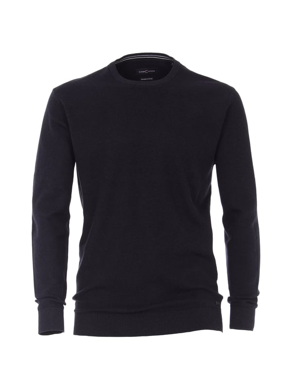 Verover de wereld van tijdloze elegantie met deze gebreide herentrui - een kunstwerk van stijl en comfort dat de grenzen van traditionele mode herdefinieert. Deze fijn gebreide trui is meer dan alleen een kledingstuk en is een ode aan de verfijnde eenvoud en ongeëvenaarde luxe van alledaagse stijl.  Het zachte materiaal streelt je huid en creëert een onvergetelijke draagervaring die je de hele dag bijblijft. De normale pasvorm geeft de trui een modern silhouet, terwijl de ronde halslijn een vleugje tijdloze klasse toevoegt. De geribde boorden zijn niet alleen een eerbetoon aan traditioneel vakmanschap, maar bieden ook een optimale pasvorm met een vleugje sportieve elegantie.  Het metalen label steekt discreet boven de zoom uit en geeft de gebreide trui een geraffineerde touch. Het is niet alleen een handelsmerk, maar ook een teken van authenticiteit en kwaliteit dat jouw aandacht voor detail benadrukt.