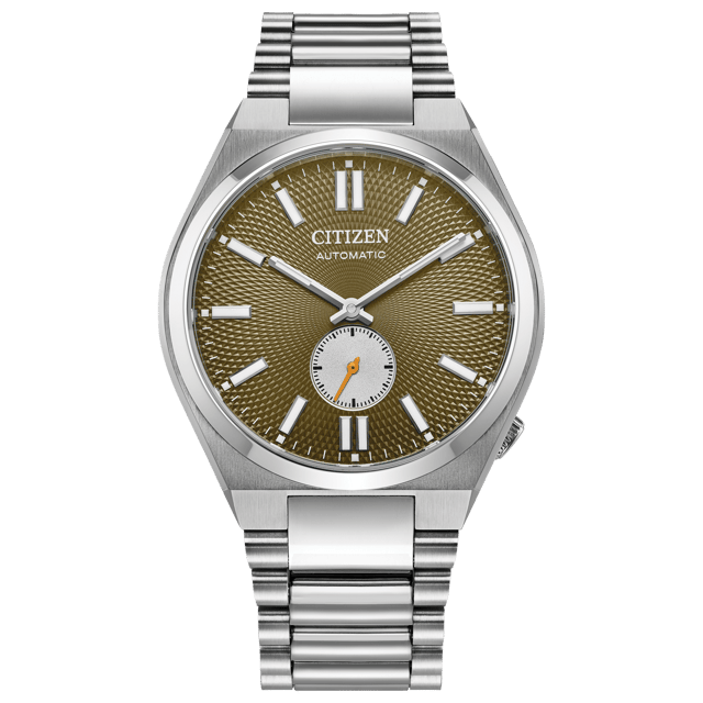 This Citizen Tsuyosa Analogue Watch for Men is the perfect timepiece to wear or to gift. It's Silver 40 mm Round case combined with the comfortable Silver Stainless steel watch band will ensure you enjoy this stunning timepiece without any compromise. Operated by a high quality Automatic movement and water resistant to 5 bars, your watch will keep ticking. The "Tsuyosa" Small Second Automatic brings ultramodern all-purpose styling right to your wrist. This Analogue watch has a function: Luminous Hands and Luminous Numbers High quality 21 cm length and 22 mm width Silver Stainless steel strap with a Deployment clasp Case diameter: 40 mm,case thickness: 12 mm, case colour: Silver and dial colour: Green