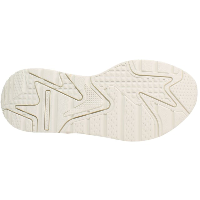 HISTORIA DEL PRODUCTO: El RS-X está de regreso. La silueta futurista y retro de esta zapatilla regresa con una estética progresiva y detalles angulares, complementada con superposiciones de nubuck y ante. La combinación se centra en un diseño disruptivo para mostrar tu estilo único. CARACTERÍSTICAS Y BENEFICIOS: Los productos de cuero de PUMA apoyan la fabricación responsable a través del Leather Working Group.; Sistema de Amortiguación: La tecnología de amortiguación cómoda de PUMA celebra la reinvención de un momento y movimiento únicos en la cultura. DETALLES: Parte superior de malla con superposiciones de nubuck y ante; Media suela de PU con tecnología RS; Suela de goma; Formstrip de PUMA en los lados laterales y mediales; Detalles de marca PUMA.