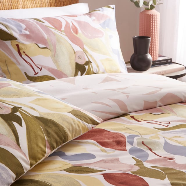 Inspired by modern, abstract floral art, this hand painted design celebrates all the beauty in watercolour brushstrokes. Blending natural clay and earth tones, to create a tranquil, peaceful take on floral botanicals. The hand-painted abstract flowing floral shapes in soft, earthy tones sweep effortlessly across this amazingly artistic duvet cover set, on a fresh white background and in a modern style. The reverse has swirling shaded outlines set on a fresh white background, if a more neutral look is required. An effortless addition to your home bedding collection.
