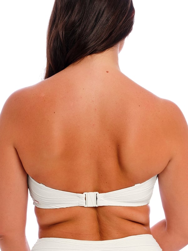 Fantasie Beach Waves Bandeau Bikini Top. With lightly padded foam cups and multiway straps. The product is recommended for hand wash only.