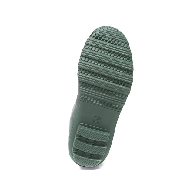 Mantente seca y con estilo en días de lluvia con las Botas Altas de Lluvia para Mujeres de Goose. Estas maravillas impermeables están diseñadas tanto para la moda como para la funcionalidad.

Con un diseño de hebilla de moda, estas botas de lluvia te mantienen luciendo elegante mientras protegen tus pies de los elementos mientras paseas con gracia. ¡Prepárate para salpicar con estilo!

Especificaciones:

  Parte superior de goma
  Forro 20% algodón + 80% dacron
  Plantilla de cuero de cerdo
  Suela de goma
  Altura del eje aproximadamente: 33,5 cm (sin incluir alturas de plataforma)
  Alturas de plataforma aproximadamente: Frente 1,2 cm; Trasera 2,5 cm


Tecnologías:

  Parte superior resistente al agua y las manchas
  Soporte resistente
  Ocasion y uso múltiple
  Mayor estabilidad y resistencia al desgaste
