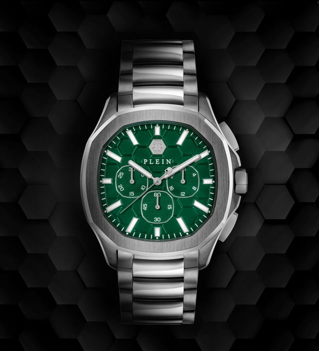This Philipp Plein $keleton $pectre Chronograph Watch for Men is the perfect timepiece to wear or to gift. It's Silver 44 mm Round case combined with the comfortable Silver Stainless steel watch band will ensure you enjoy this stunning timepiece without any compromise. Operated by a high quality Quartz movement and water resistant to 5 bars, your watch will keep ticking.
