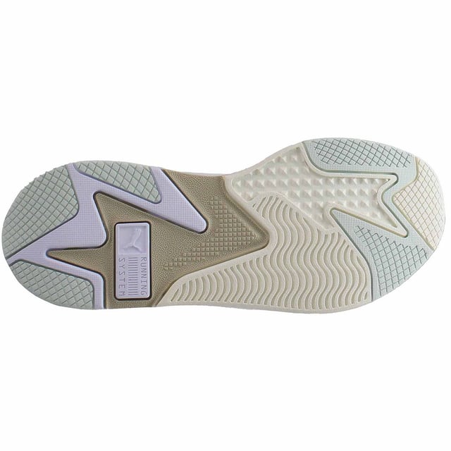 Vind je stijl opnieuw uit met deze update van ons klassieke hardloopsysteem, de RS-X. Dit gedurfde ontwerp versmelt grafische elementen met een suède bovenwerk met kleurblokken om je maximale impact te geven met de PUMA-kwaliteit waarop je vertrouwt.
DETAILS
Suède bovenwerk
Lichtgewicht PU
Rubberen buitenzool
RS-X logo op tong