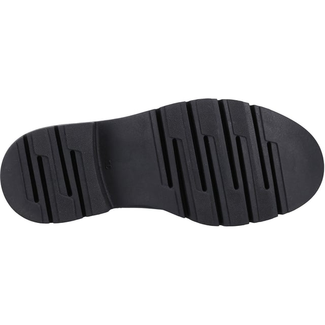 Met een klassieke look en een bovenwerk van kwaliteitsleer is deze laars perfect voor koudere dagen, met een knusse voering van textiel voor warmte en een flexibele duurzame zool kun je comfortabel en warm blijven terwijl je er op je best uitziet.