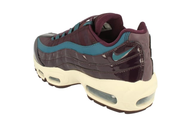 Nike womens trainers burgundy top