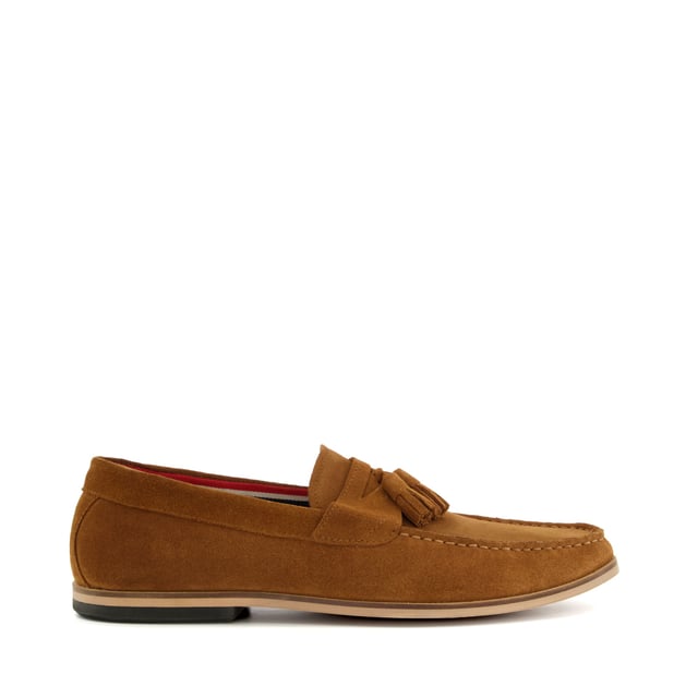 A contemporary take on a classic Loafer, Blaisse will complete your wardrobe. Expertly crafted from the finest materials, this round-toed silhouette has been detailed with traditional tassel trims.