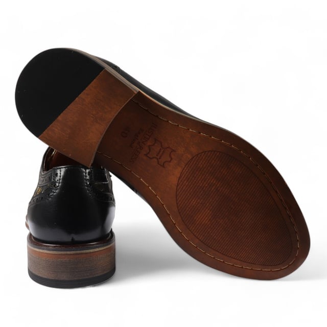 Add a unique touch to your formal wardrobe with the Ross Men's Floral Print Leather Brogue Shoes. Crafted from 100% premium leather, these brogues combine style, durability, and comfort. Featuring classic brogue detailing with decorative patterns, they bring elegance and sophistication to any look.

Unique Floral Print for a bold, stylish statement
Premium Leather for durability and luxury
Classic Brogue Detailing for timeless appeal
Lace-Up Design for an adjustable fit