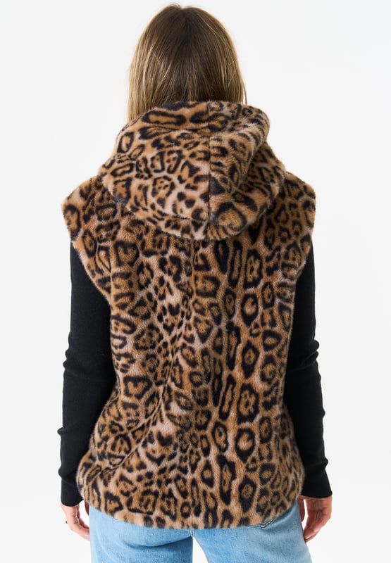 Este moderno chaleco de piel con capucha Animal añade un toque chic a cualquier conjunto. Mantén el calor y el estilo con su suave piel y su práctica capucha. Perfecto para el frío, este chaleco es un básico imprescindible en cualquier armario. ¡Mejora tu estilo hoy mismo!