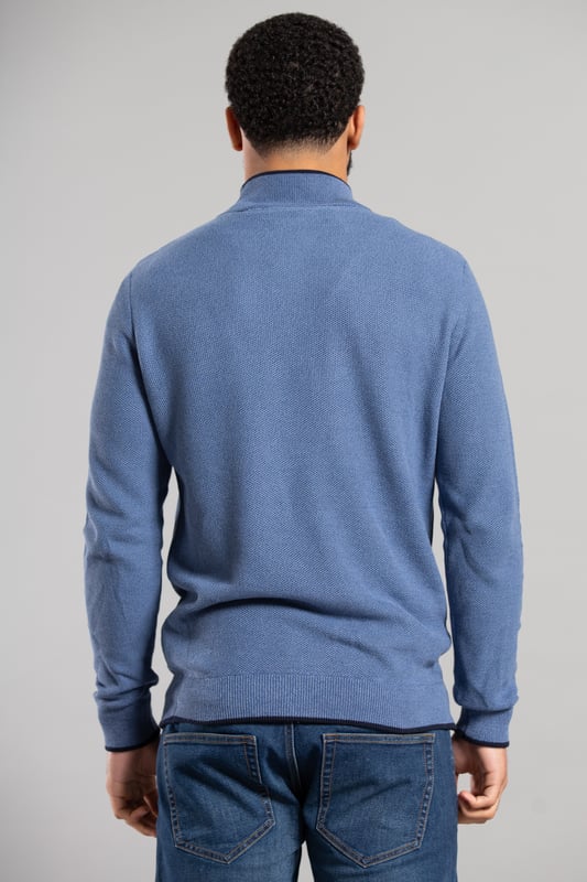 Stay stylish and comfortable in this Kensington Eastside 1/4 zip, honeycomb knit jumper. Made from 100% cotton, this jumper is the perfect addition to your wardrobe. Featuring a classic design and high-quality construction, it's the perfect choice for any casual occasion. Machine washable for easy care.