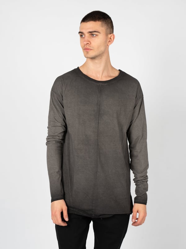 Lockerer Schnitt
Unisex
Mit rundem Ausschnitt
Mit Zierstichen
Material wurde gewaschen und gefärbt (dyed)
Aus hochwertigem Stoff gefertigt
Hergestellt in Italien