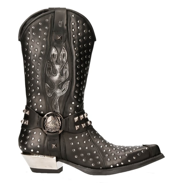 Estas botas, confeccionadas con piel de vaca de primera calidad, tienen la silueta clásica de un vaquero para ofrecer un estilo icónico y vanguardista. Con una caña alta y una punta puntiaguda, esta pieza mantiene las características que hicieron famosas a las botas de vaquero, pero también introduce giros creativos que elevan esta pieza. Se crea un aspecto audaz y contemporáneo mediante tachuelas en toda la parte superior y en la característica de tres correas que está decorada con un anillo de calavera de metal y está situada debajo de un diseño de llama plateada. Para mayor comodidad, New Rock ha introducido un forro de cuero suave en el interior y, para lograr un aspecto distintivo, ha elevado el tacón de metal, lo que da como resultado una apariencia audaz que redondea esta pieza. • Altura del tacón: 4 cm • Altura de la plataforma: 1 cm • Altura de la caña: 25 cm • Material exterior: piel de vaca