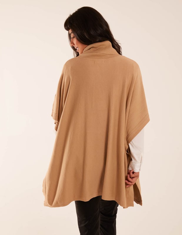 Here is a simple and cosy layer to wear this AW, that can be teamed with just about any outfit of your choice! This poncho is not your usual layering piece! Why not try something new this season, and be sure to not regret it!