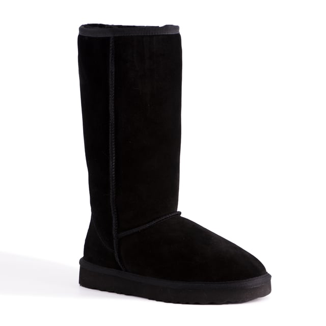 Aus Wooli "Newton" Australia Tall Zip, Schwarz DETAILS
Modischer hoher Reißverschluss-Stiefel - für bequemen Tragekomfort
Obermaterial aus Wildleder - wasserabweisend
Weiches Futter aus echtem australischem Schafsleder und Wolle
Nachhaltig beschafft und umweltfreundlich verarbeitet
Einzigartige geformte Einlegesohle mit Stützfunktion - mit Schaffell gefüttertes Fußbett - extrem bequem
Gummi-Laufsohle aus einer hochdichten EVA-Mischung - leichter, weicher und langlebiger
Lange Länge für hervorragende Wärme
Doppelte Nähte und verstärkte Ferse
YKK-Qualitätsreißverschluss
Schafsfell ist atmungsaktiv und hält die Füße im Winter warm und im Sommer kühl