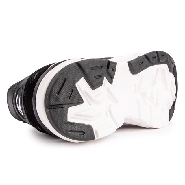 ¿Qué quieres de tus entrenadores? Comodidad. estilo y durabilidad. entonces el entrenador de O'Neill Montauik es el indicado. Con parte superior mixta con detalles finos. cuello acolchado. una suela gruesa texturizada. Marca O'Neill y aspecto deportivo. Estos corredores son perfectos para cualquier ocasión, ya sea para el fin de semana. desplazamientos entre semana o su aventura de fitness.