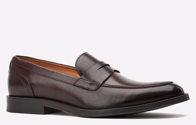 Base London Kennedy Loafers Mens Crafted from premium leather, the Kennedy penny loafers by Base London boast a simple yet refined design. The classic penny loafer strap across the vamp and a cushioned Ortholite insole ensure unmatched style and comfort.- Quality leather uppers- Slip on loafer design- Intricate stitch detailing- Ortholite Insole- Grippy Rubber Sole