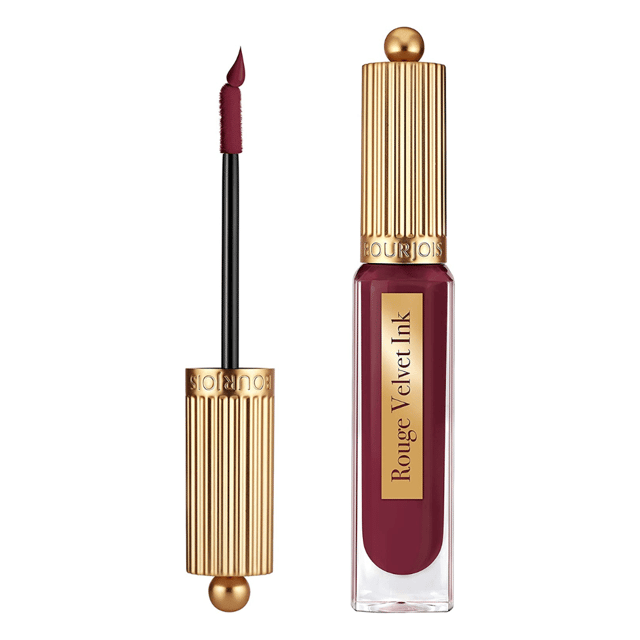 Bourjois Rouge Velvet Ink Lipstick is a long lasting matte liquid lipstick of intense colour. The thin applicator allows you to precisely outline and fill the lips and it does not transfer.
