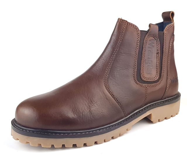 Men's pull on chelsea boots from Wrangler! A sturdy design with a rounded toe, These chelsea boots are made with a durable sole with excellent grip.  Complete with double stitch detail and a pull loop for entry assistance. Subtle branding throughout