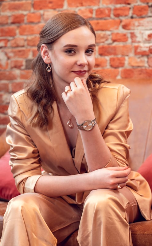 This Orphelia Fashion Oxford Analogue Watch for Women is the perfect timepiece to wear or to gift. It's Silver 30 mm Round case combined with the comfortable Multicolour Stainless steel watch band will ensure you enjoy this stunning timepiece without any compromise. Operated by a high quality Quartz movement and water resistant to 3 bars, your watch will keep ticking. REFIND DESIGN: Orphelia Fashion Analogue watch with a Miyota Japanese Quartz movement will provide you with a great feeling. It's an amazing gift for your relatives and friends PREMIUM QUALITY: By using high-quality materials  Glass: Mineral Glass  Case material: Stainless steel  Bracelet material: Stainless steel- Water resistant: 3 bars COMPACT SIZE: Case diameter: 30 mm  Height: 8 mm  Strap- Length: 19 cm  Width: 13 mm. Due to this practical handy size  the watch is absolutely for everyday use-Weight: 55 g