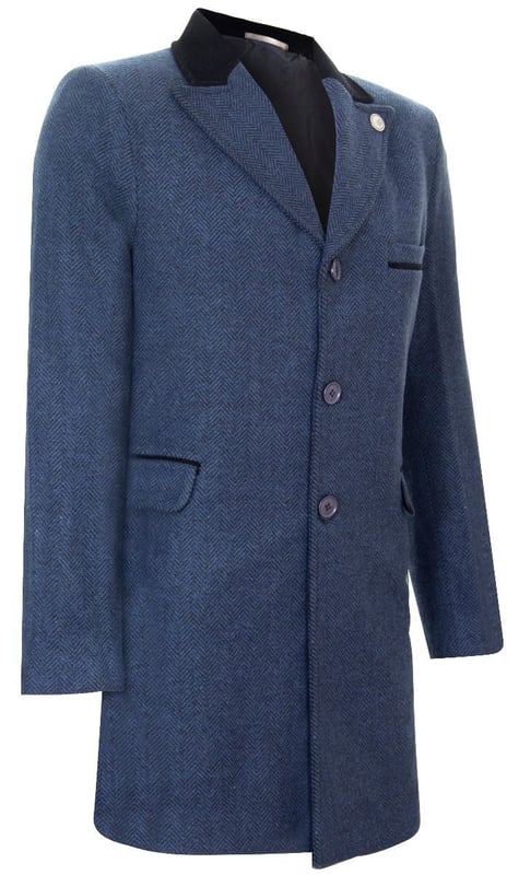 Colección oficial Infinity Herritage para hombre inspirada en la moda vintage de los años 20, disponible en 4 impresionantes colores y tejidos. Abrigo retro vintage 3/4 con cuello texturizado de gamuza, perfecto para un estilo informal elegante o formal basado en los infames Peaky Blinders. Tejido texturizado de tacto de lana de tweed de espiga de primera calidad con ribete y detalles en contraste. Chaqueta clásica vintage de espiga de los años 20, corte regular clásico. Si este chaleco no es exactamente lo que estás buscando, tenemos más de 150 estilos en stock. ¡Consulta nuestra gama completa haciendo clic en nuestra página de inicio o en el enlace de la tienda! ¡Muchos más estilos y colores disponibles en la tienda!