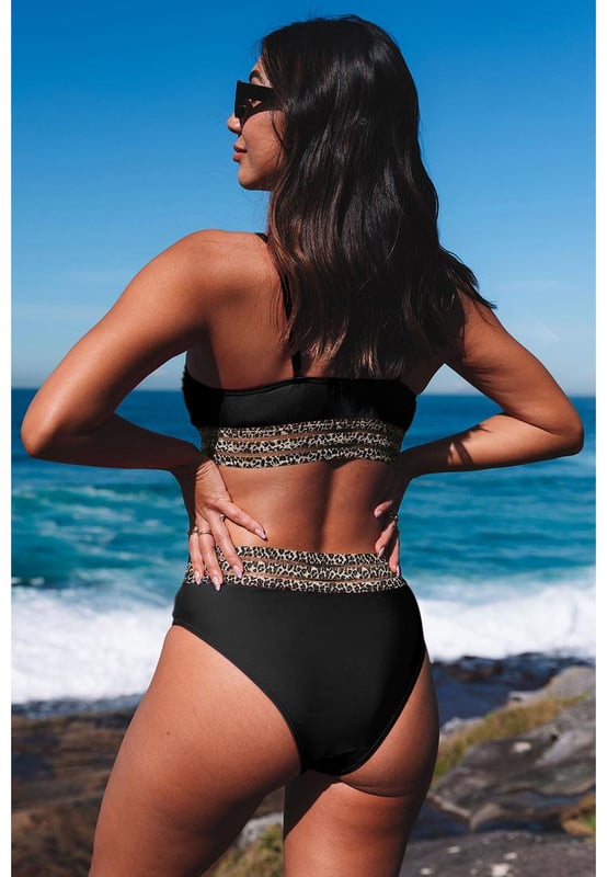 Bañador de bikini de 2 piezas con estilo y a la moda, estampado de leopardo rosa con detalles de trim de malla  
Estampado único de leopardo rosa con detalles de malla  
Incluye tanto la parte superior como la inferior para un look completo  
Fabricado con materiales de calidad  
Ajuste cómodo  
Perfecto para relajarse junto a la piscina o disfrutar de un día de playa  
Diseño llamativo