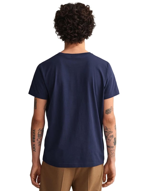 Mens Designer Gant Archive Shield T-Shirts feature Short Sleeves and a Crew Neckline. Gant Logo Printed on chest. Crafted With 100% Cotton, these Lightweight and breathable Regular Fit T-shirts are Machine Washable.
